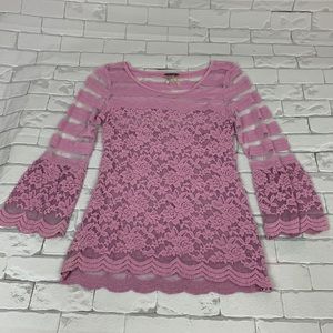 💰Bundle 3/$30 BKE Gimmicks Lace shear bell sleeve top Lavender Purple Size XS
